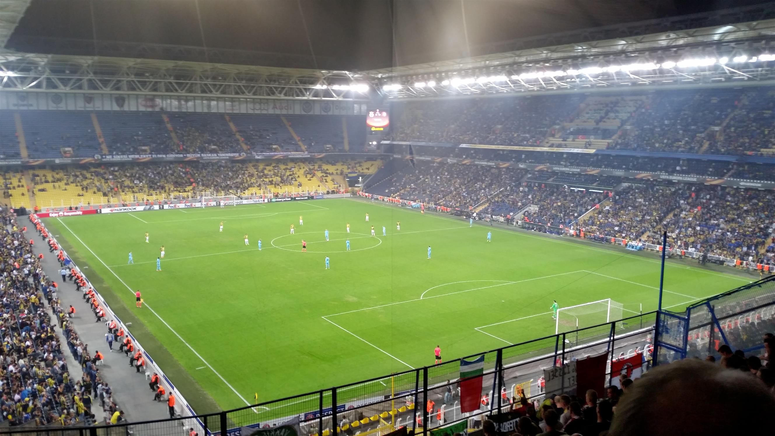 Fenerbahce v Feyenoord